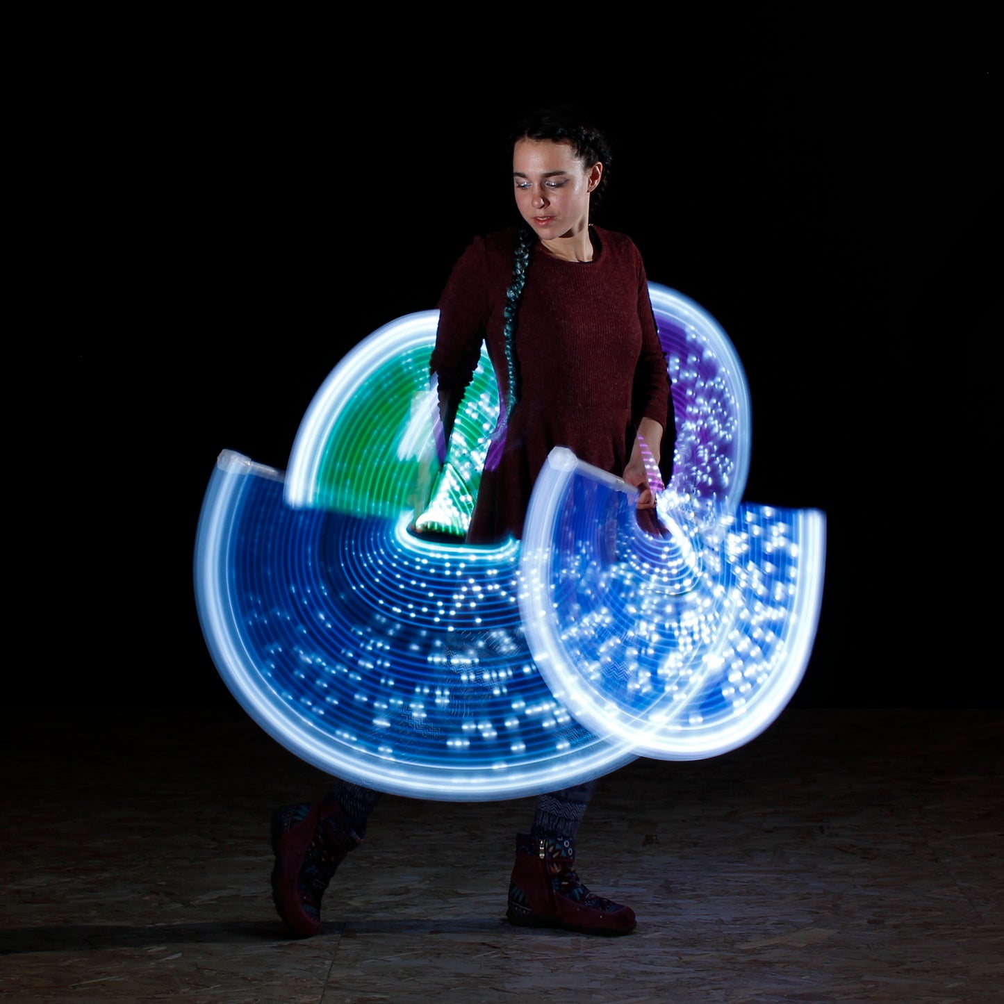 flowtoys full vision LED baton in action :: multi-pixel, full spectrum, fully illuminated, rechargeable staff with lifetime warranty