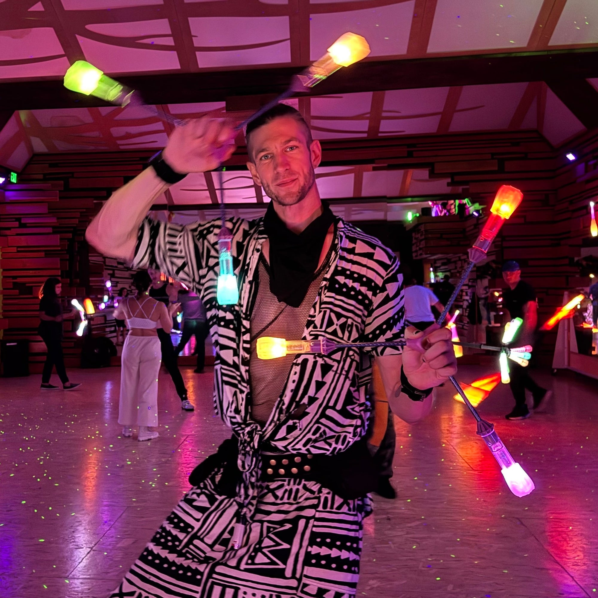 LED triads :: capsule