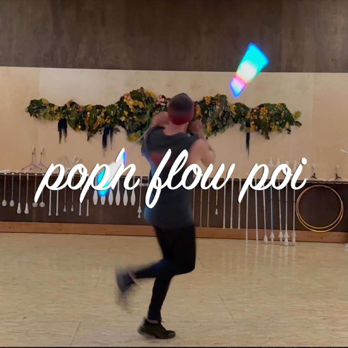 Beautiful poi flow by Yonnic Colins with his pop'n flow LED poi with 10mm FPC cord. The flowtoys pop'n flow system is modular and very versatile - with a handful of spokes and a bunch of hubs, you can assemble a high-performance version of almost any prop - fans, dragon staff, triads, poi, batons, chucks, darts and more - and it all fits in your backpack.